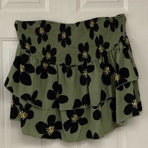 🕊️🖤🌼🖤🕊️SHEIN Olive Green w/Bold Black with Yellow Floral Print Tube-Top Blouse